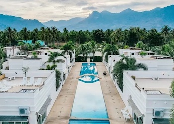 Villa Resort with Hotel License